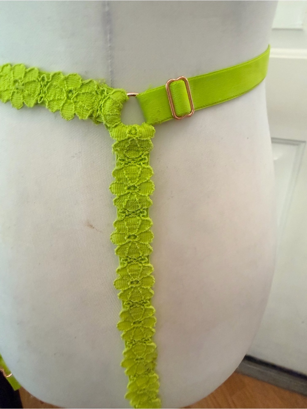Savage X Fenty | Neon Lime Floral Lace stocking suspender belt, sz medium